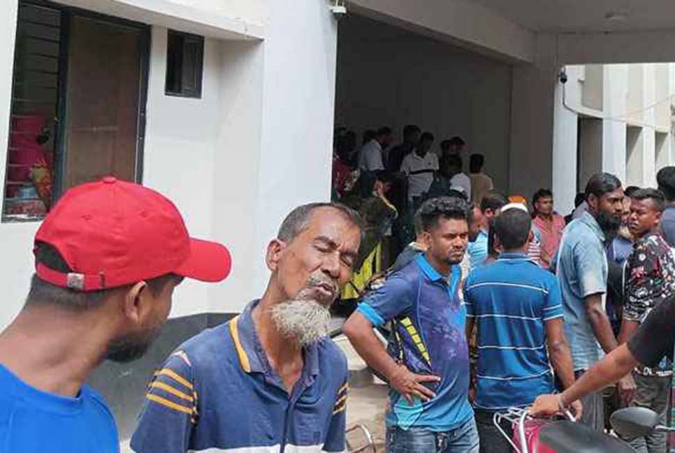 প্রতিপক্ষের হামলায় দুই ভাই নিহত, আরেক ভাই গুরুতর আহত

