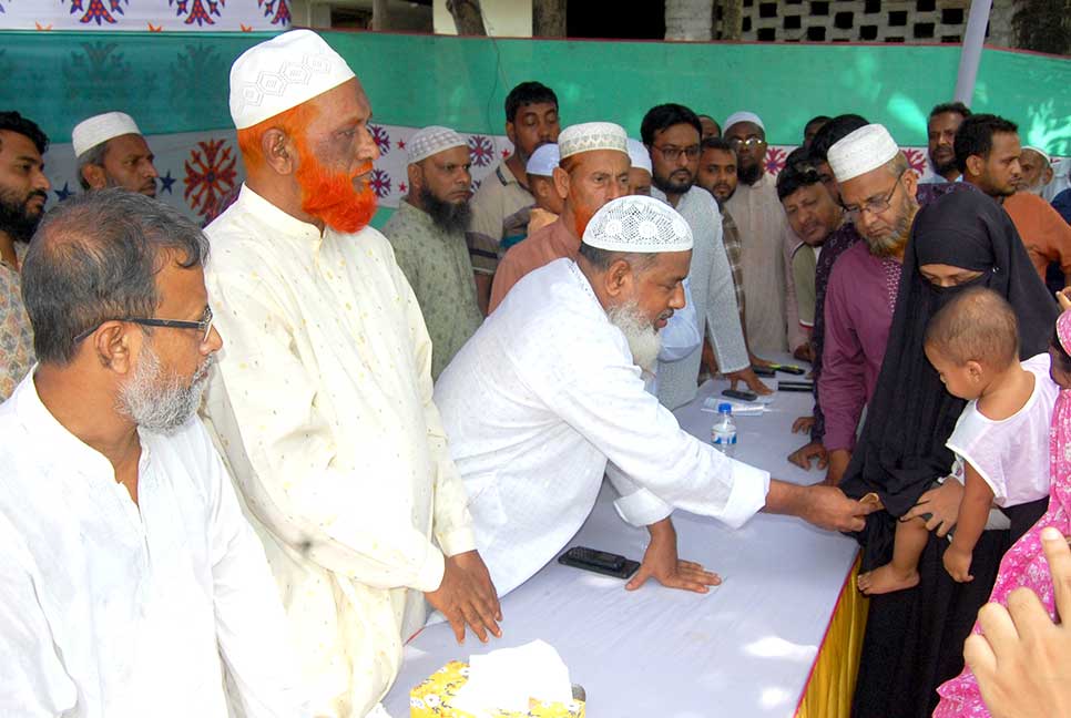 বগুড়ায় আন্দোলনে নিহত সেলিমের পরিবারকে জামায়াতের অনুদান