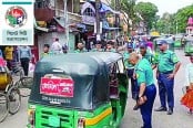 অটোরিকশার বিরুদ্ধে অ্যাকশনে পুলিশ