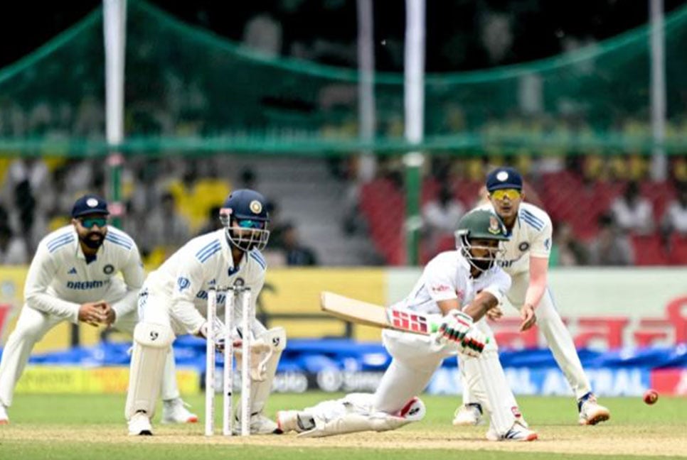 কানপুর টেস্ট: শুরুর ধাক্কা সামলে মধ্যাহ্নভোজে টাইগাররা