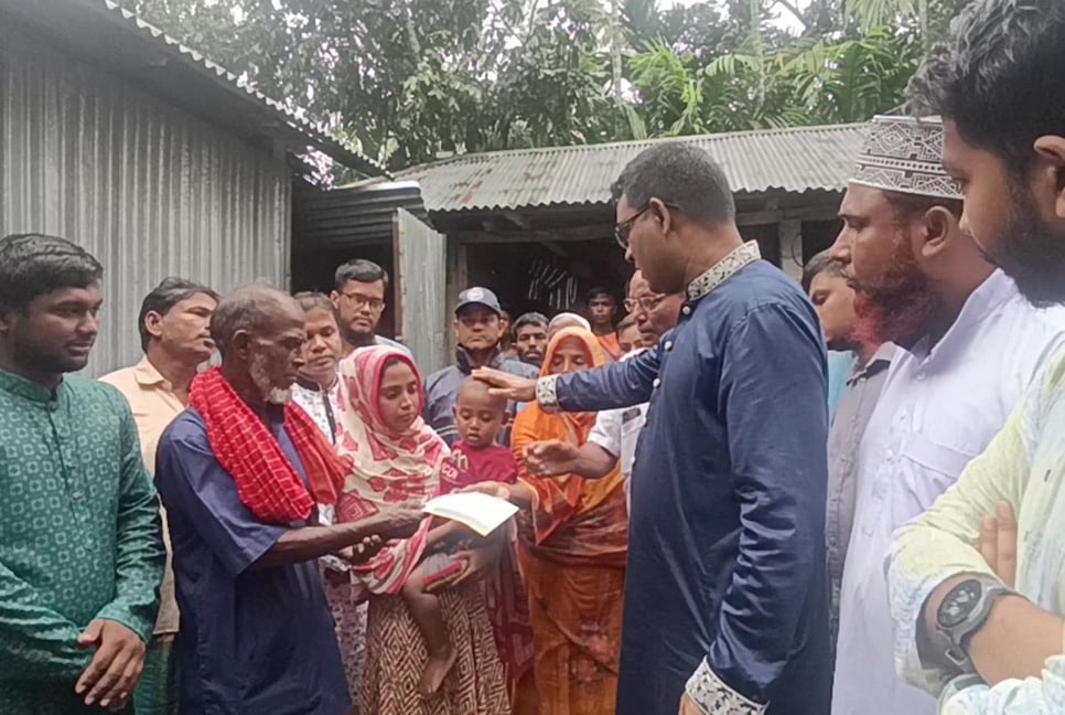 জুলাই-আগষ্ট গণহত্যায় পঞ্চগড়ে শহীদ ৫ পরিবারকে সহায়তা