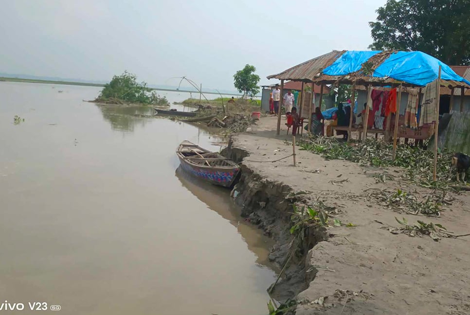 তিস্তার পানি কমার সাথে সাথে বাড়ছে ভাঙন আতঙ্ক