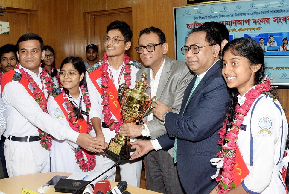 শ্রমিক অসন্তোষ মনিটর করছি, আশা করছি সবাই শান্ত হবে : শ্রম সচিব