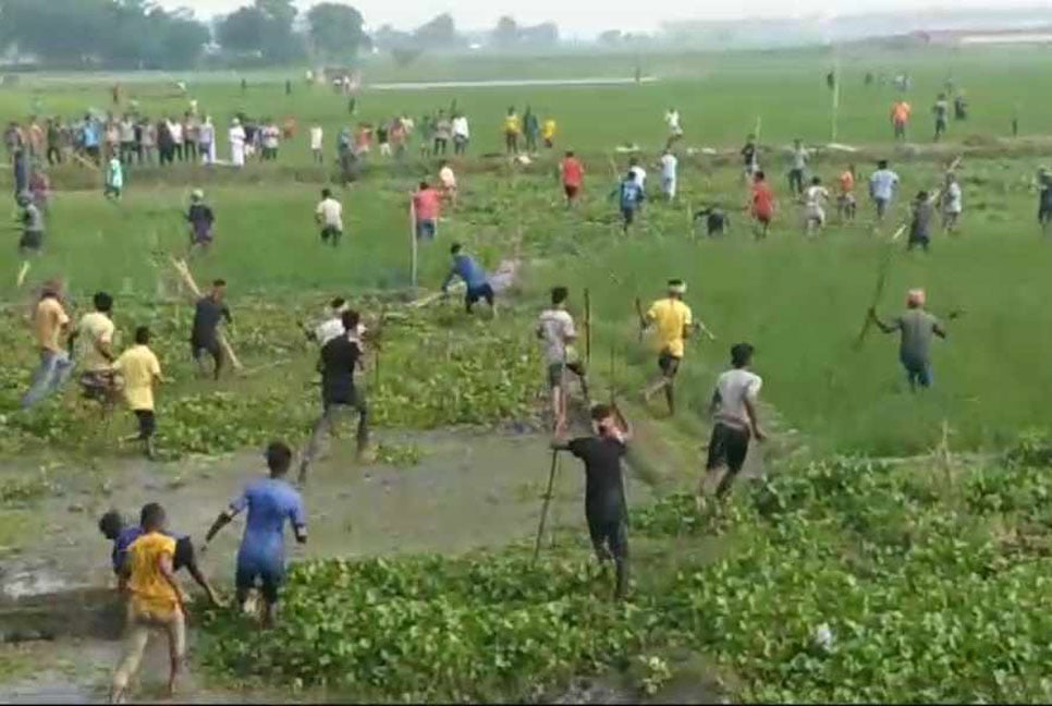 ১০ টাকা নিয়ে দু’পক্ষের সংঘর্ষে আহত ৩০