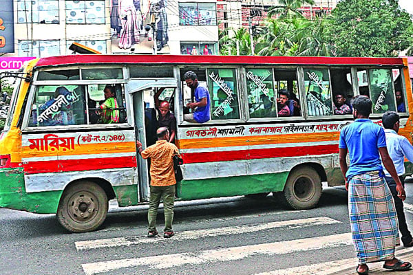 জেব্রা ক্রসিং নামে আছে কাজে নেই