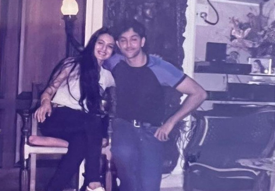 Ameesha shares unseen picture with Hrithik