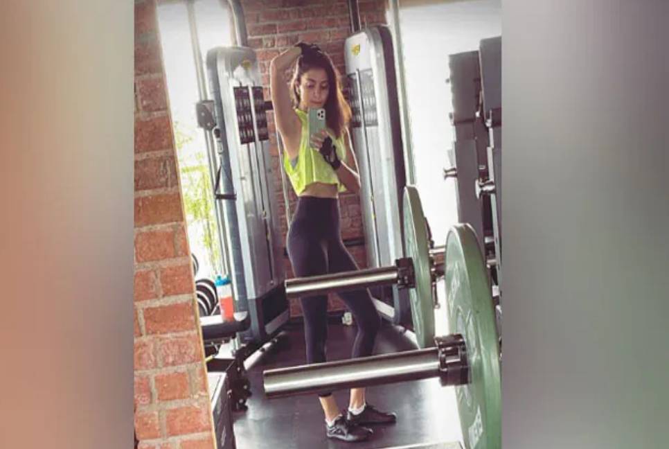 Anushka Sharma's workout selfie for inspiration