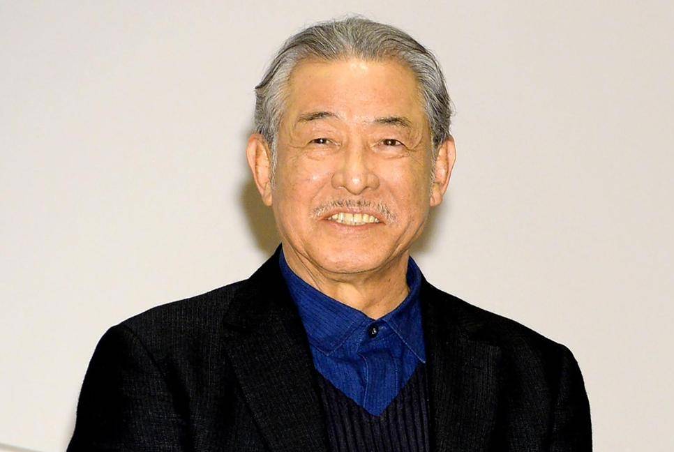 Japanese fashion designer Issey Miyake passes away