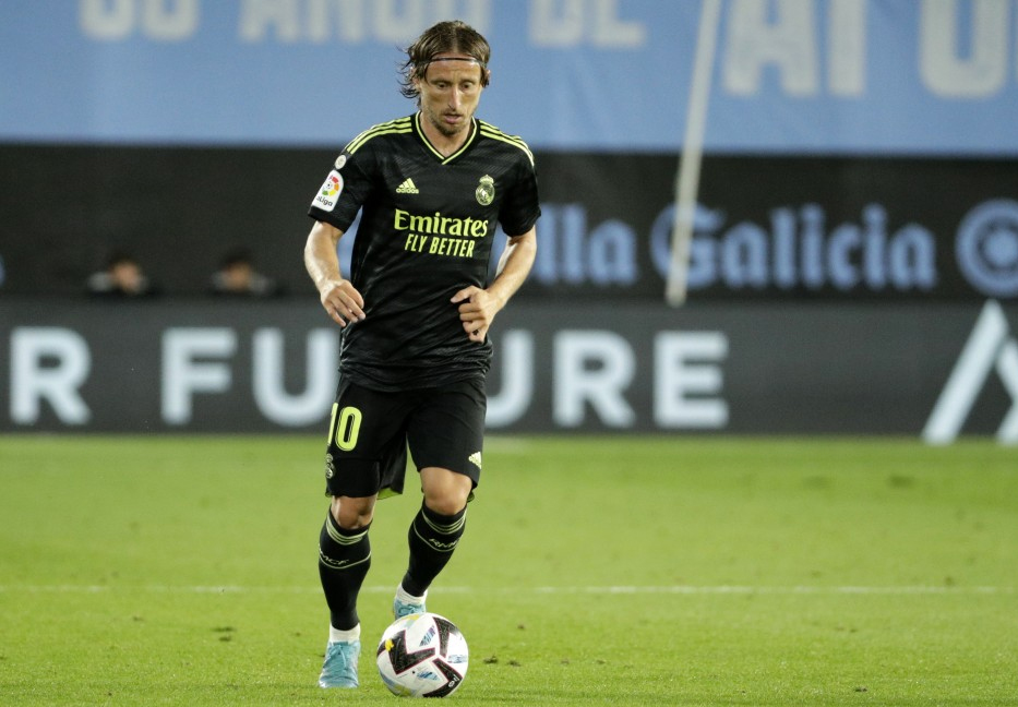 Modric helps Madrid get over Casemiro's departure