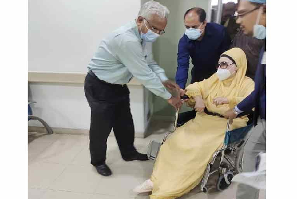 Khaleda returns home from hospital