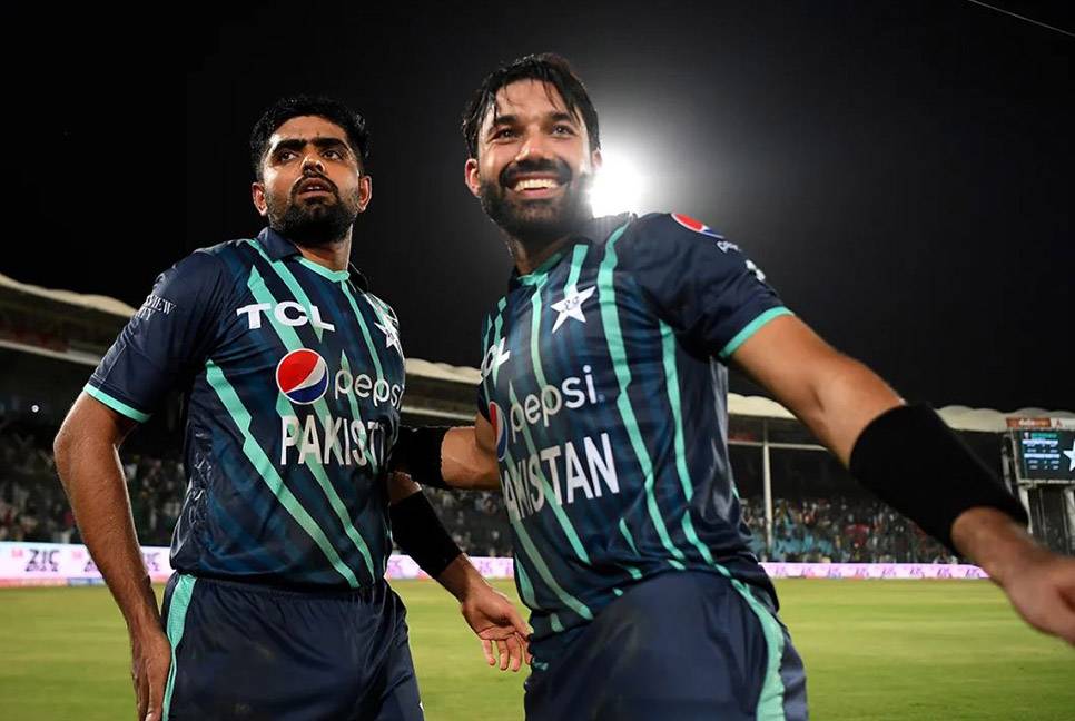 Babar, Rizwan steer Pakistan to record-breaking win over England