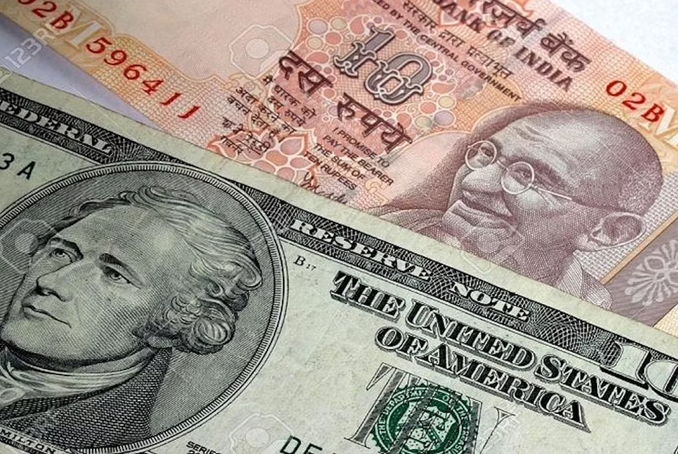 Rupee falls at lifetime low against US dollar