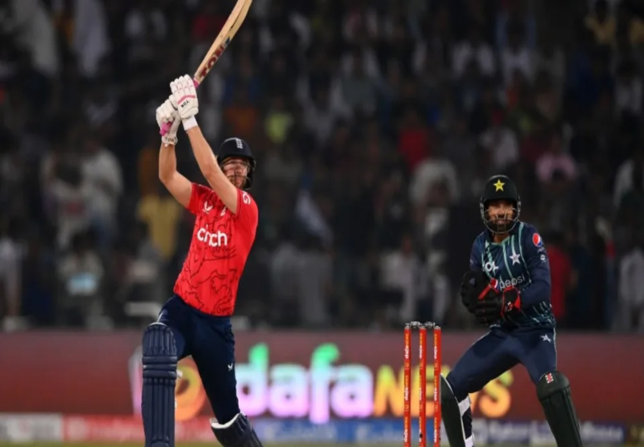England crush Pakistan to confirm T20 series win