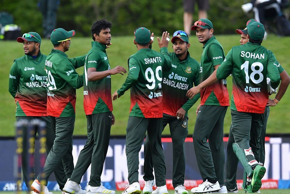 Pakistan beat Bangladesh by 7 wickets