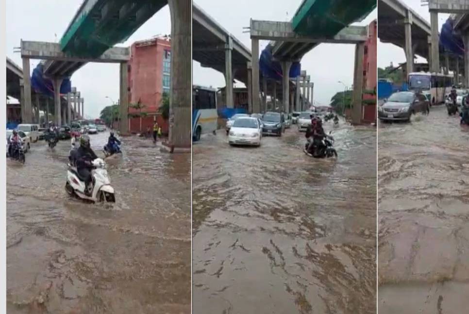 Dhaka office-goers stuck in traffic jam