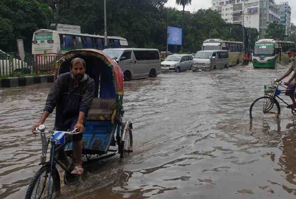 Sitrang hits capital Dhaka also