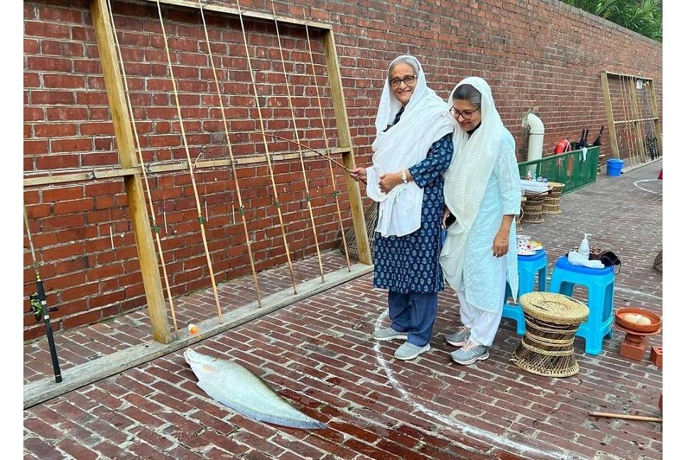 Photos of PM Hasina fishing win over netizens