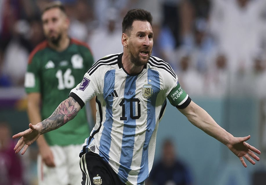 Messi revives Argentine hopes of going next round 