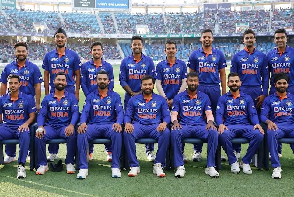 Indian cricket team due tomorrow