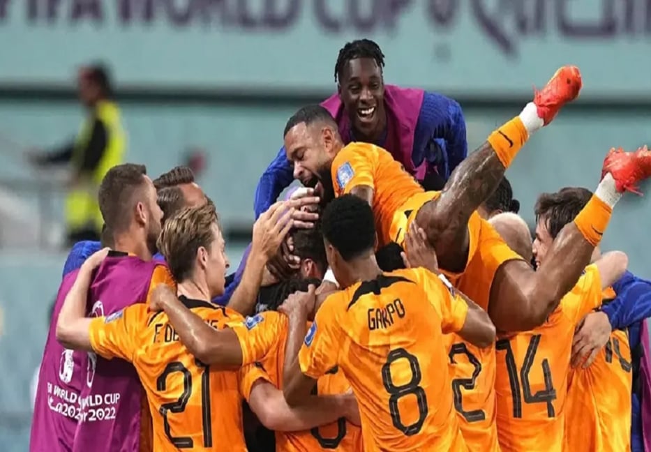Netherlands moves to quarterfinals through organized team-effort 


