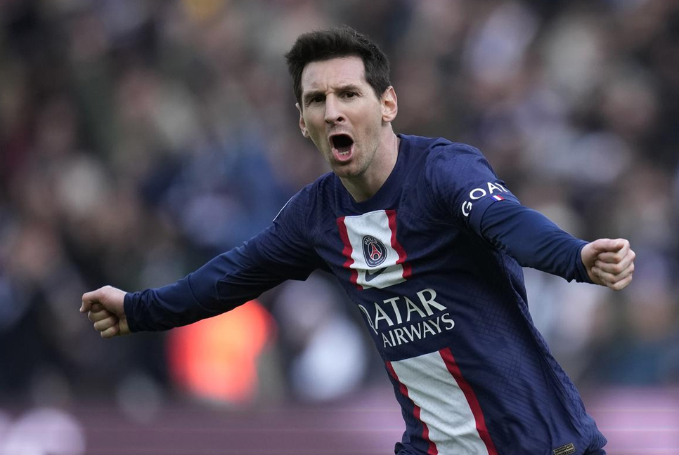 Messi scores 700th career club goal