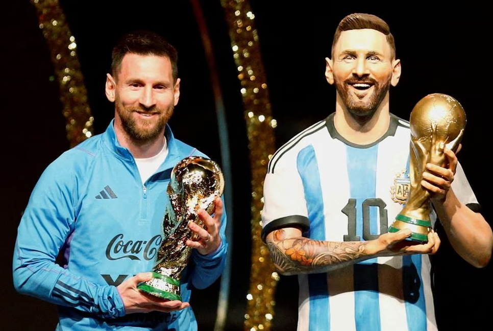 CONMEBOL presents Lionel Messi with statue for federation's museum
