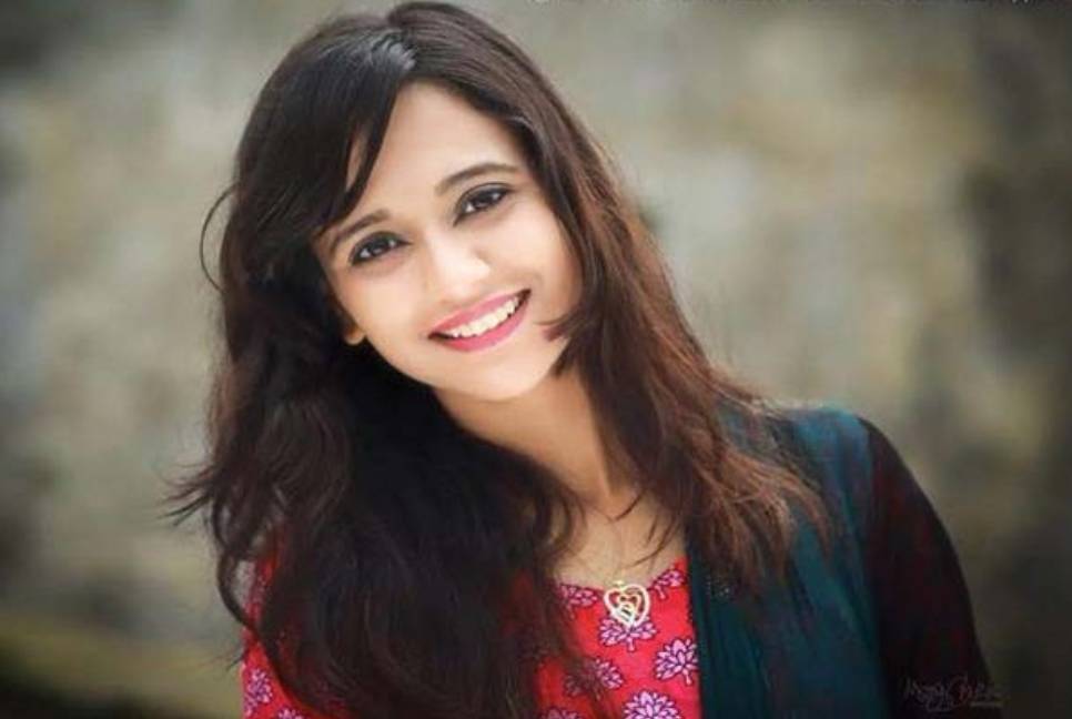 Actress Sabila Nur buys burnt shari at Tk 1 lakh