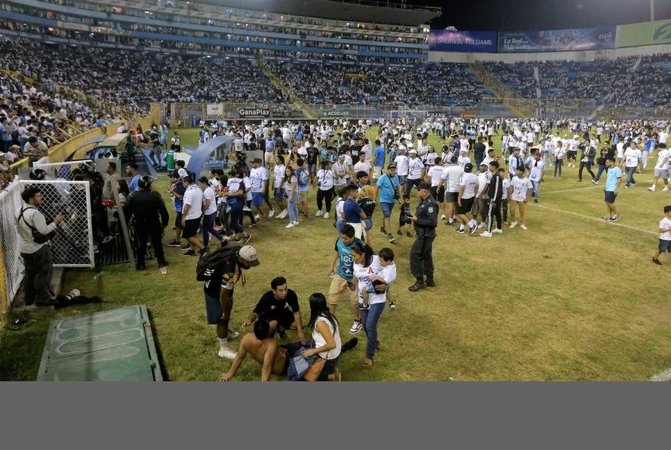 El Salvador stadium crush leaves 12 dead