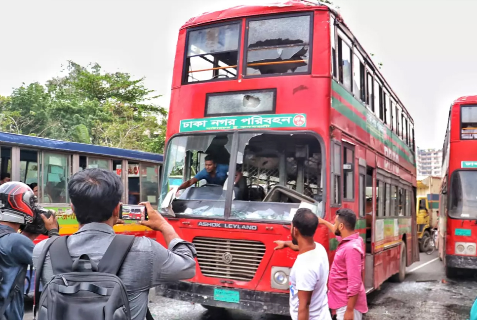 Police, BNP clash in Dhaka’s Dhanmondi; One vehicle torched