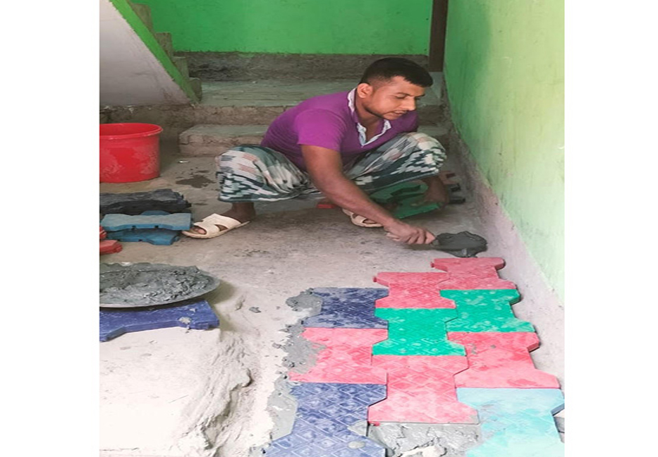 Small entrepreneur in Kamrangirchar turns plastic waste turns into tiles 

