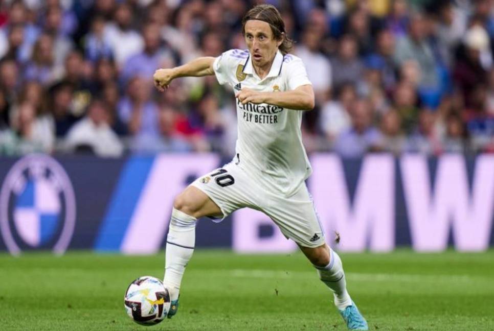 Modric signs new one-year deal at Real Madrid