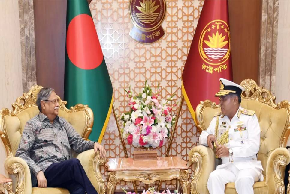 Navy Chief meets President