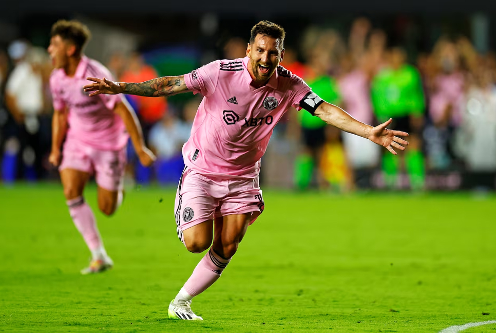 Messi scores last seconds winner on Miami debut