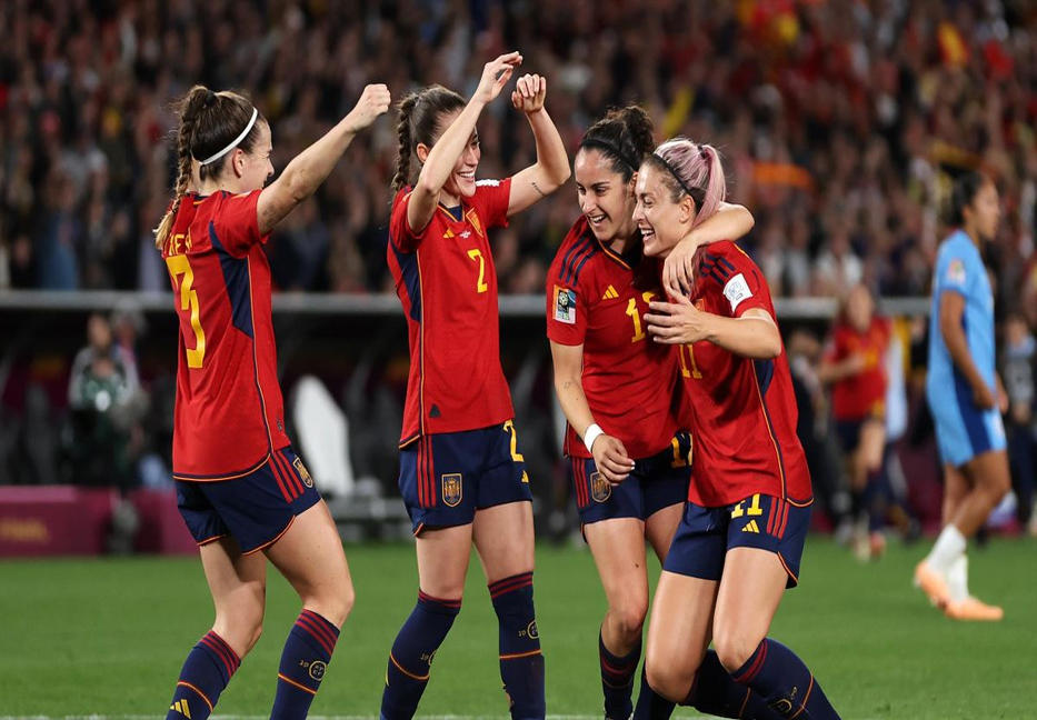 Carmona scores as ESP defeat ENG to become WWC champions