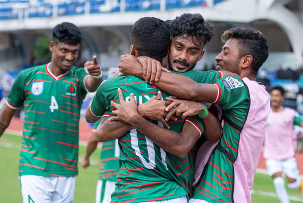Bashundhara launches shuttle service amid Bangladesh football matches