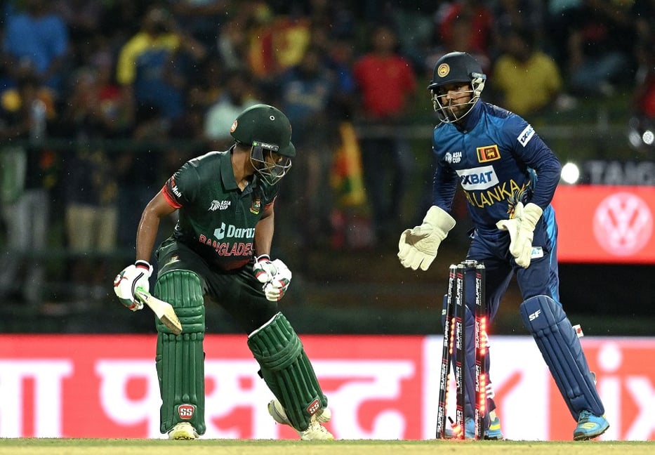 Bangladesh all out for 164 against Sri Lanka