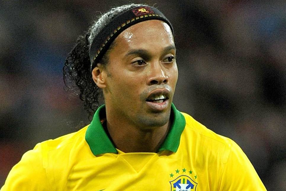 Ronaldinho arrives in Dhaka