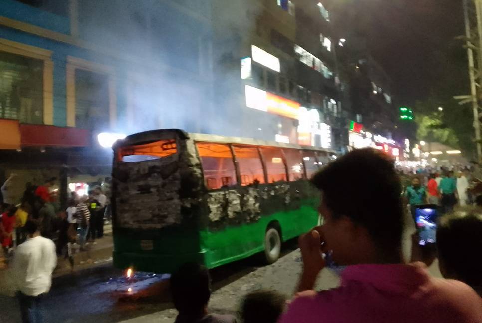 3 buses torched in Dhaka