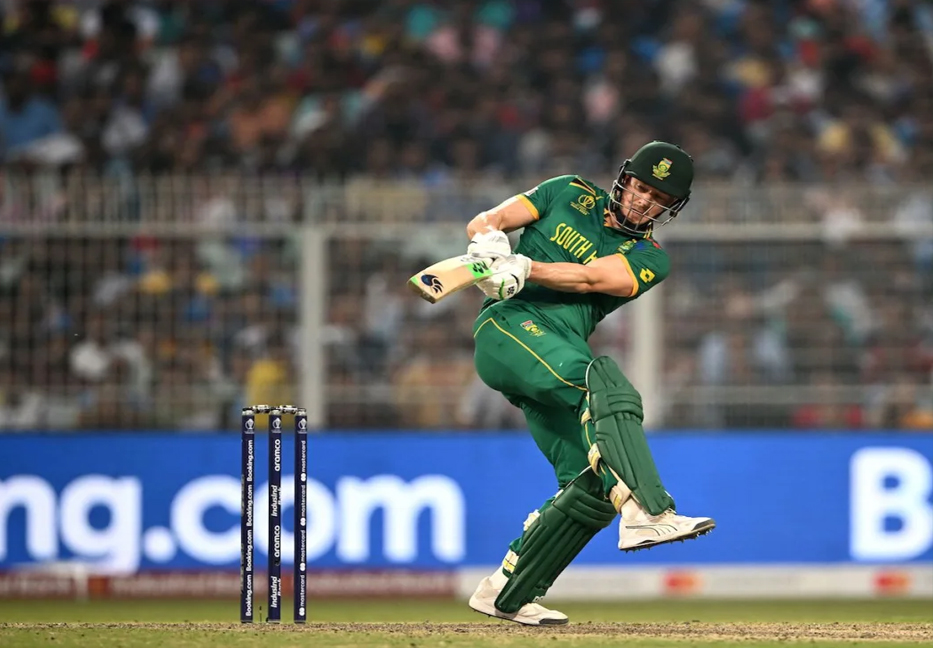 South Africa score 212 after early collapse