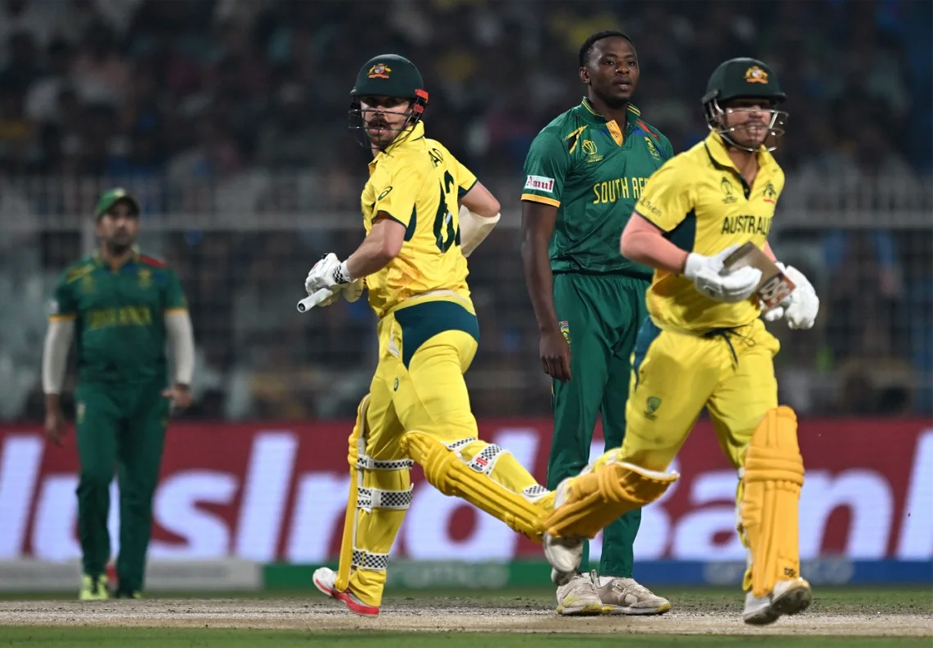 Australia moves to final defeating South Africa in a low scoring thriller 
