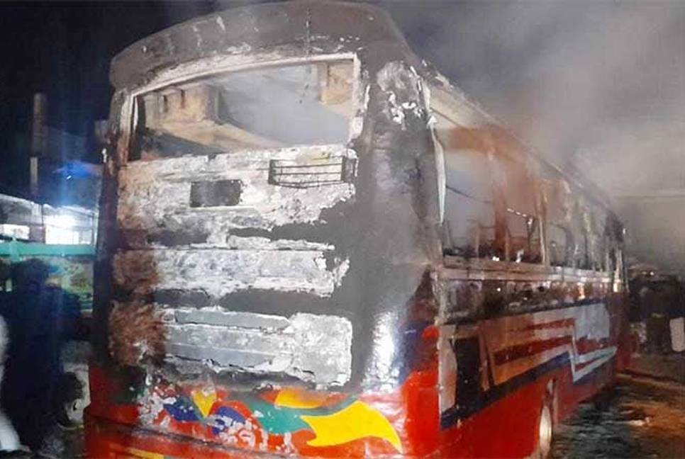 Miscreants torch Bangladesh Bank staff bus at Motijheel