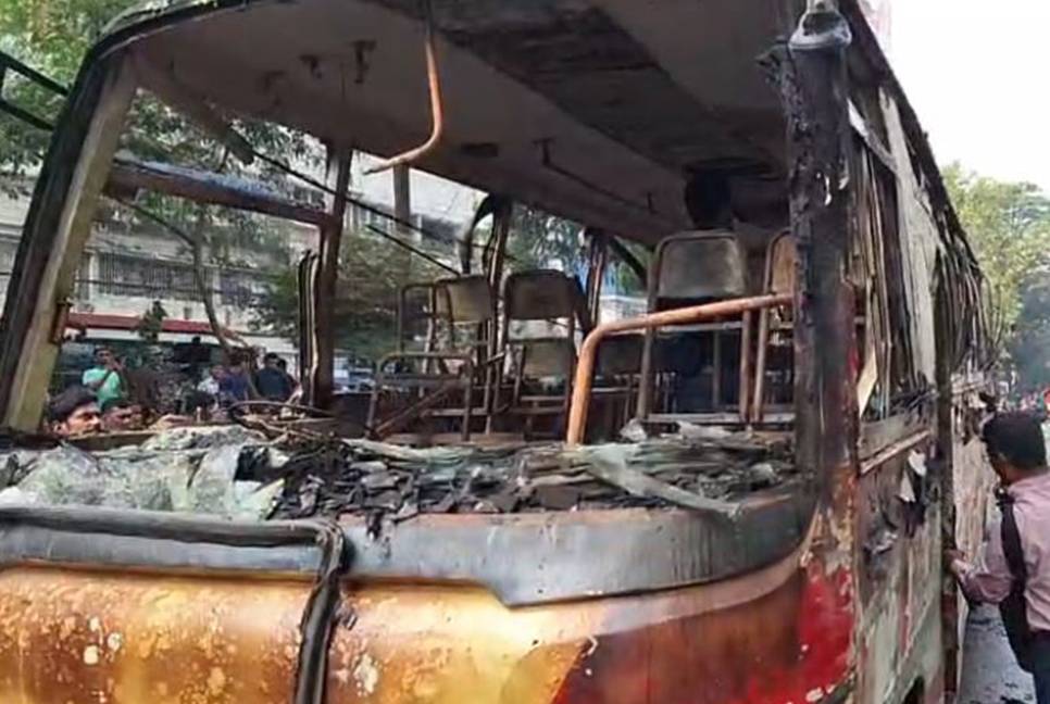 Bus torched in city’s Bijaynagar