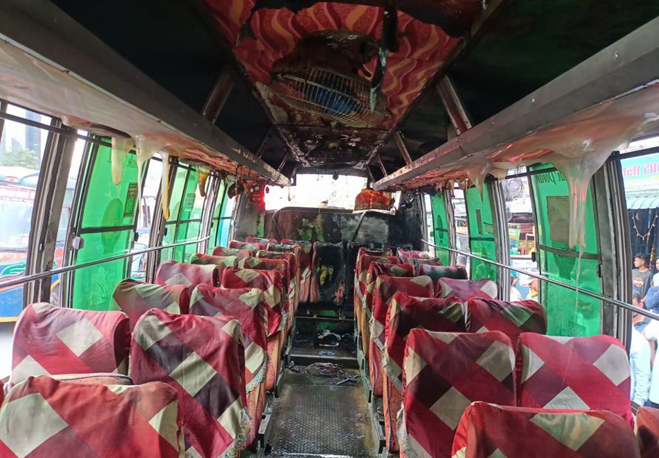 Bus torched in city’s Shyamoli 