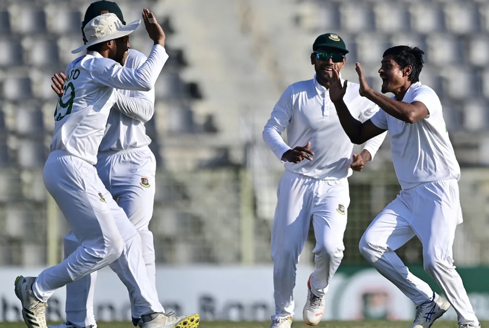 Bangladesh 3 wickets away from win