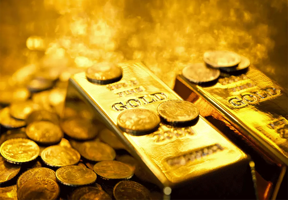 Gold prices strikes record high as rate cut bets surge

