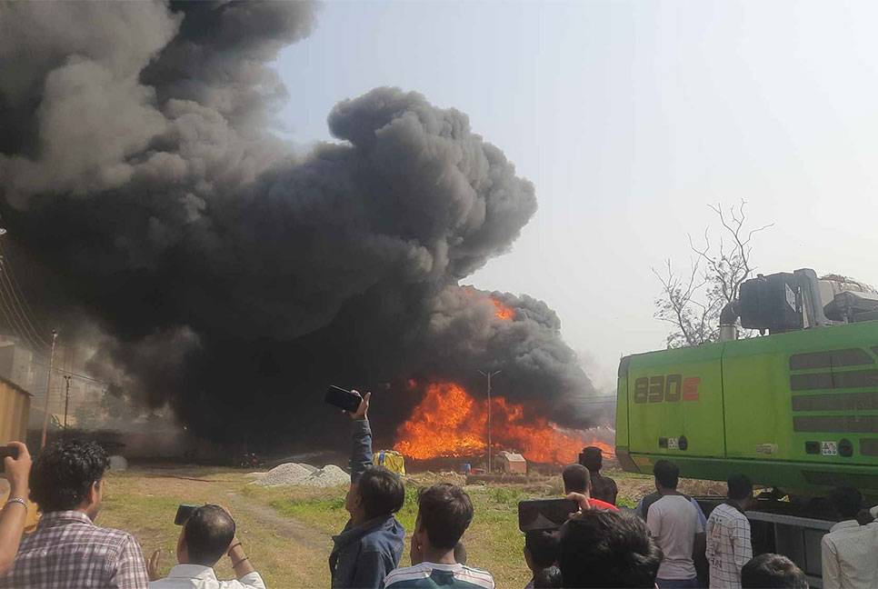 Fire engulfs BIWTA warehouse in Narayanganj