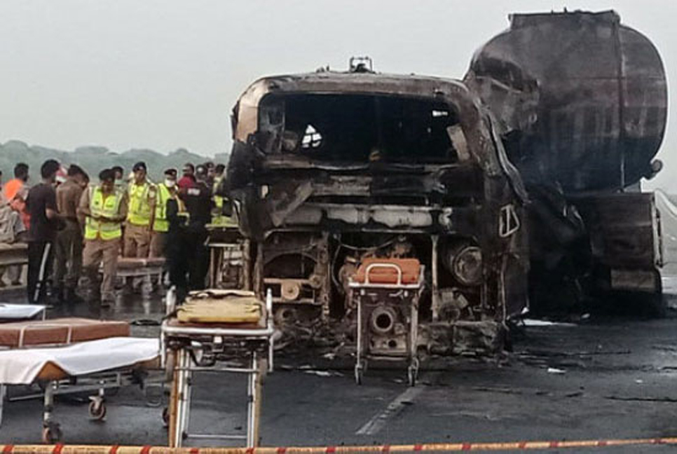 21 killed in bus-tanker collision in Afghanistan