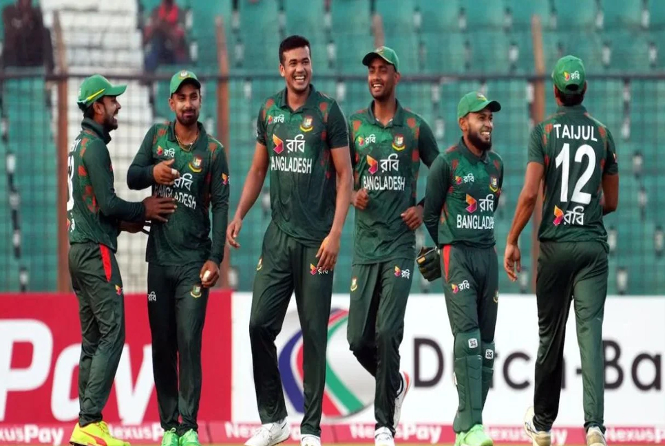 Bangladesh bowl in series deciding 3rd ODI against Sri Lanka

