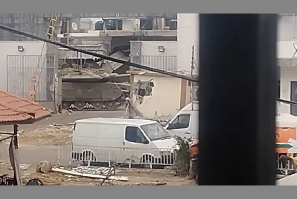 Israeli tanks 'crushed' bodies at Gaza al-Shifa Hospital