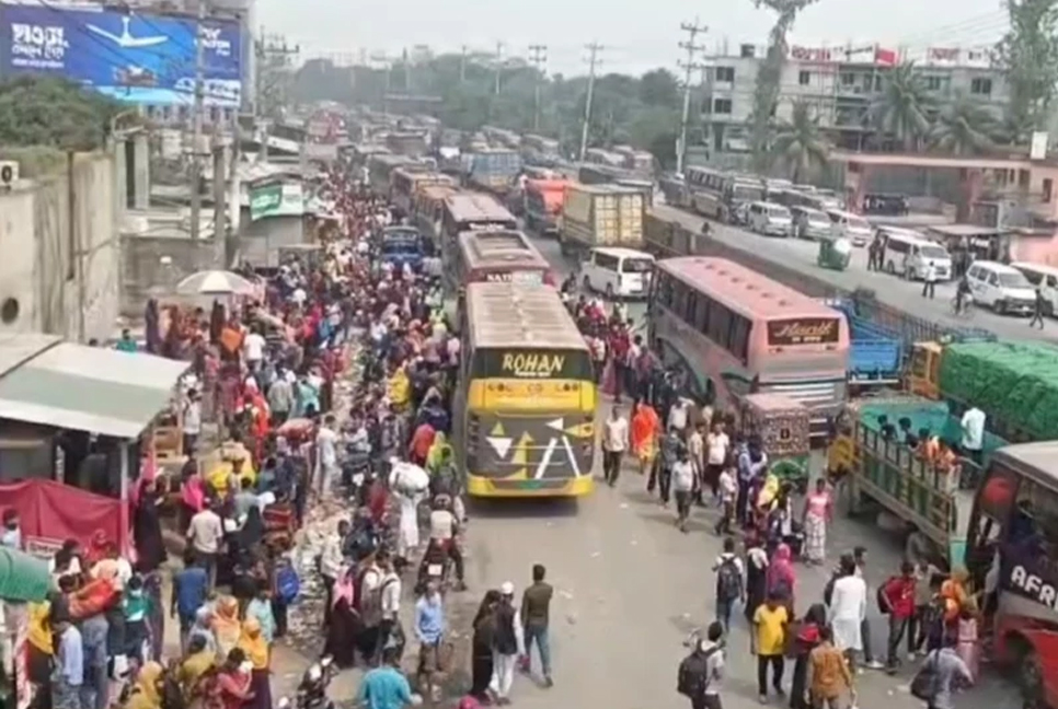 Heavy pressure of vehicles on Dhaka-Tangail-Mymensingh highway before Eid